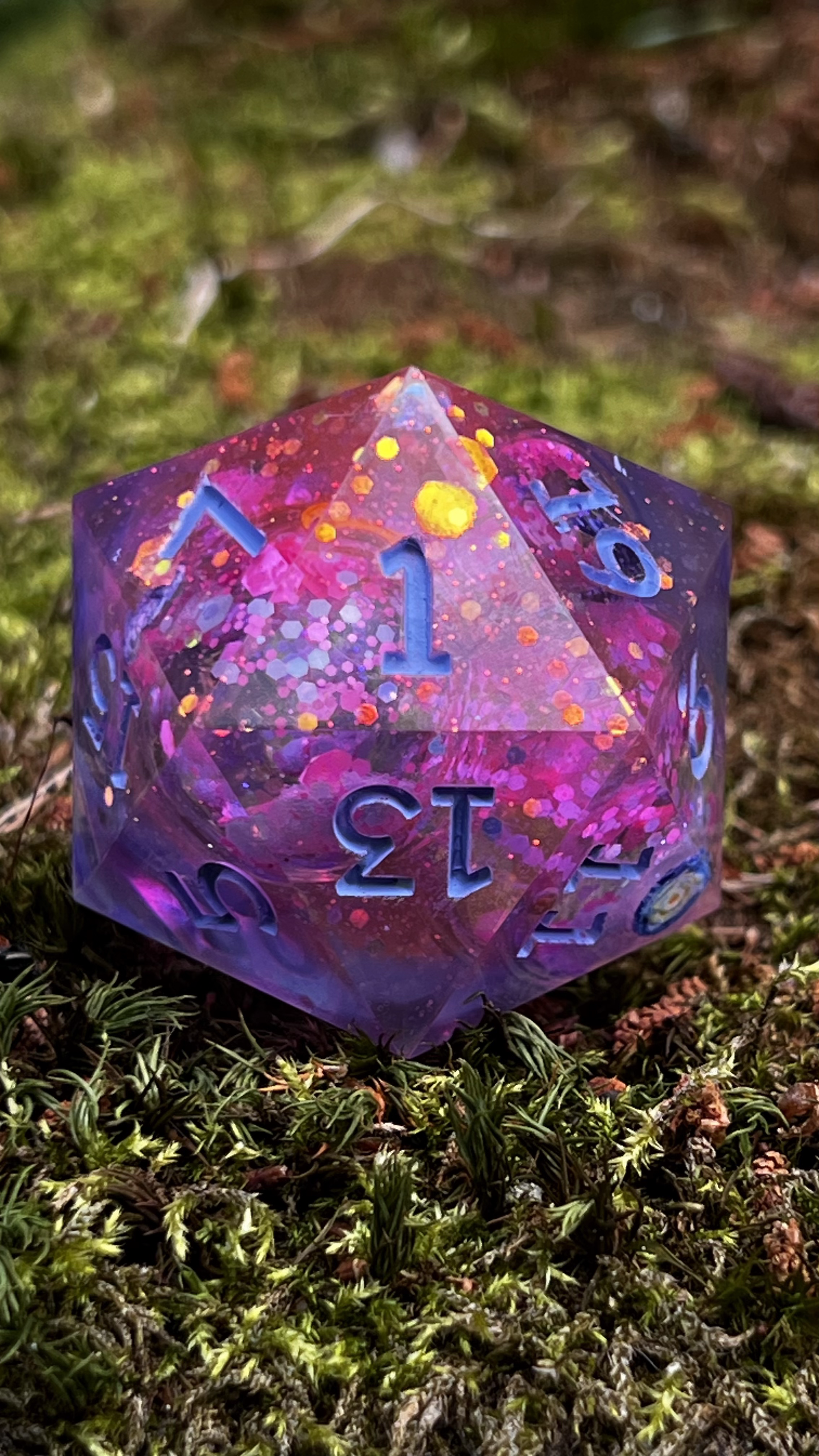 Sorceress' Veil 55 mm (Liquid Core) Chonk d20
