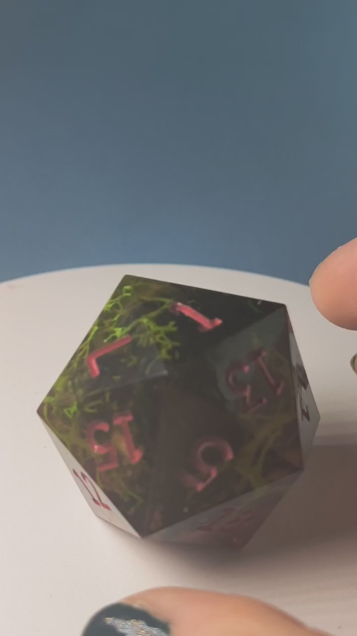 The Twin Flames 55 mm Chonk d20