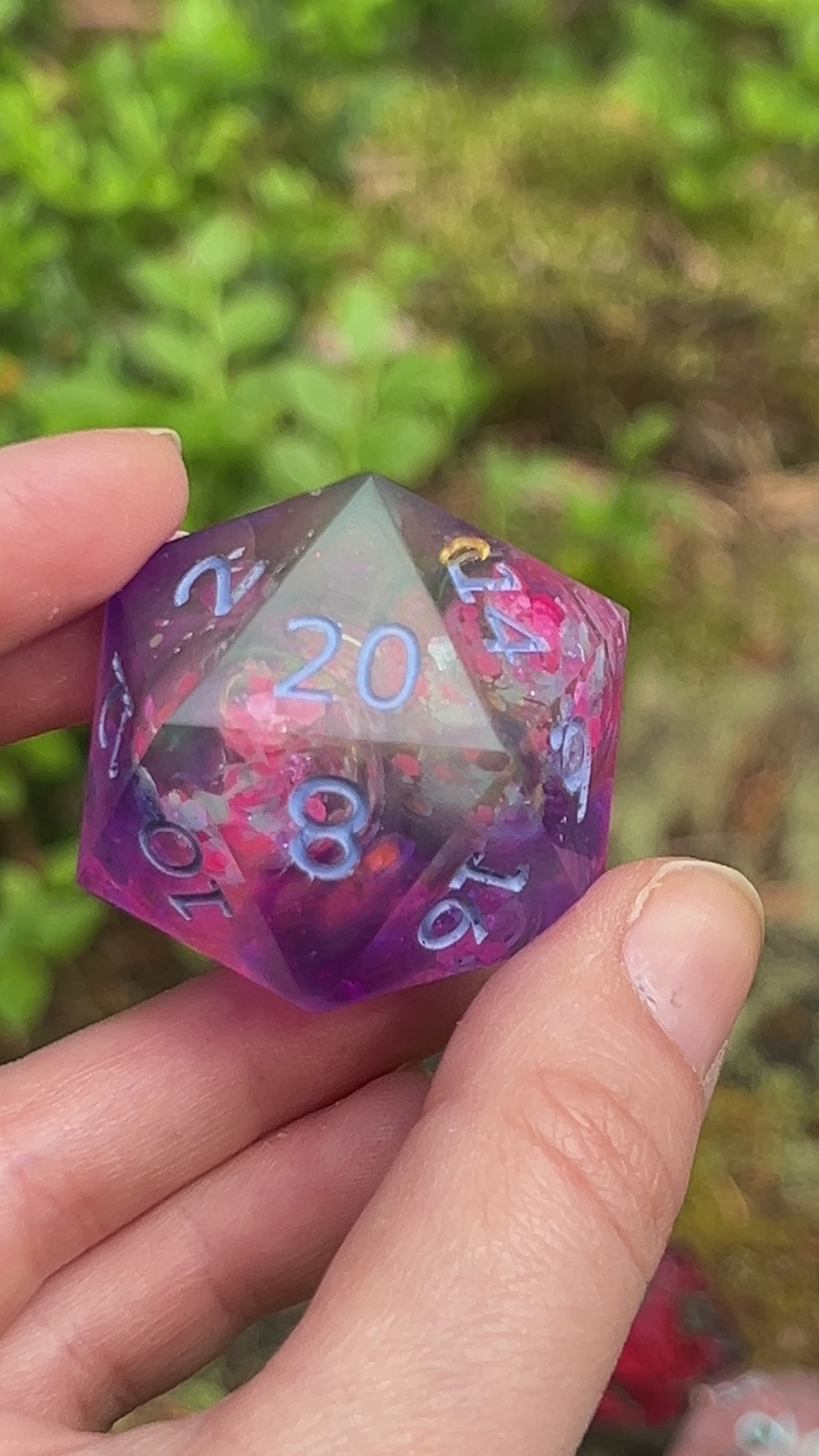 Sorceress' Veil 55 mm (Liquid Core) Chonk d20